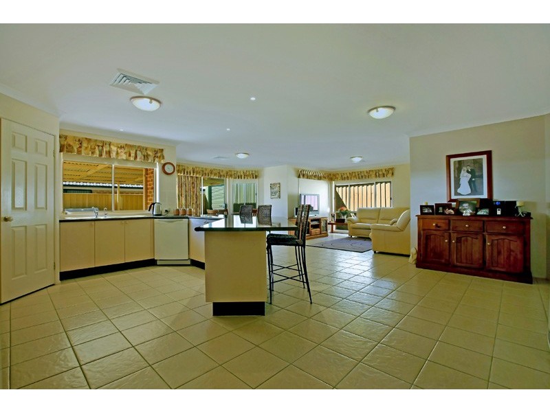 17 Queensbury Avenue, Kellyville NSW 2155