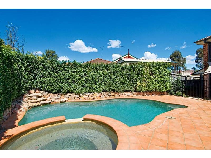 10 Nicholas Close, Bella Vista NSW 2153