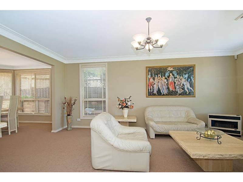 10 Nicholas Close, Bella Vista NSW 2153