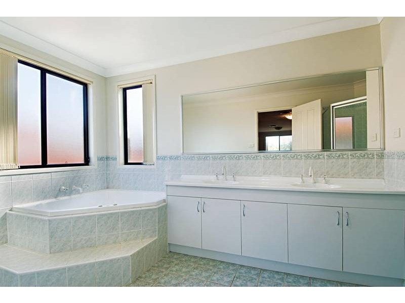 40 Kinnard Way, Kellyville NSW 2155