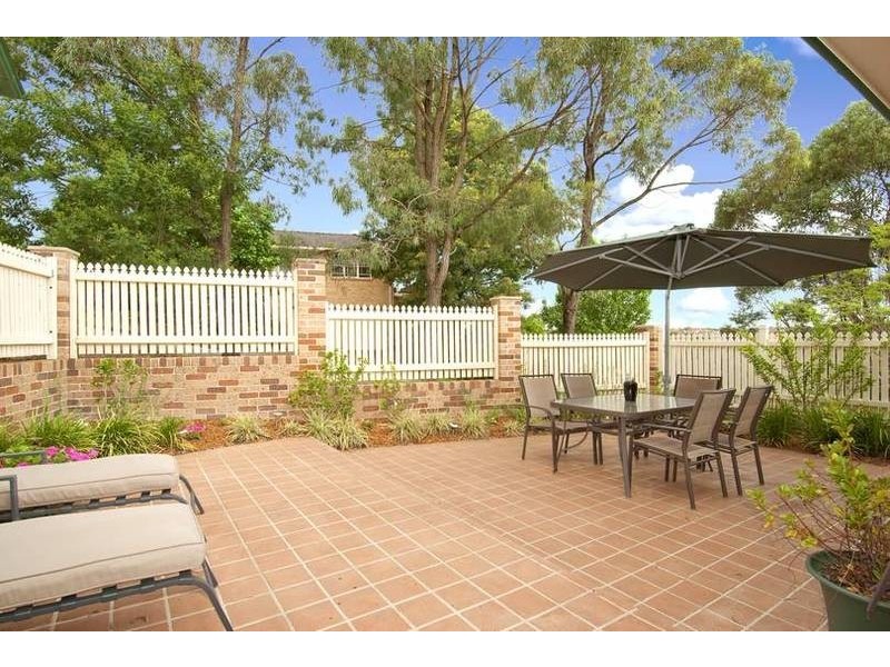 8 Chainmail Crescent, Castle Hill NSW 2154