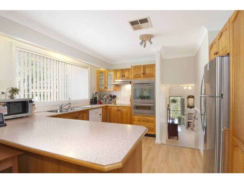 8 Chainmail Crescent, Castle Hill NSW 2154