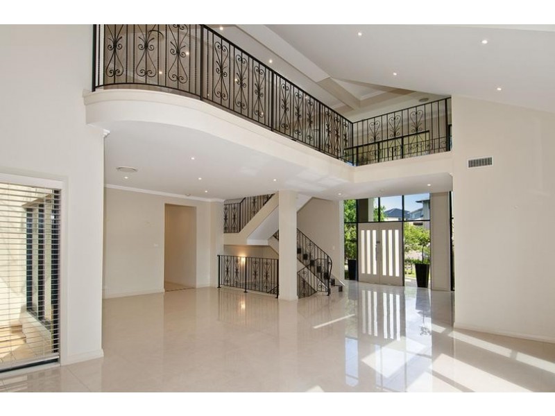 19 Pipersbrook Crescent, Bella Vista NSW 2153