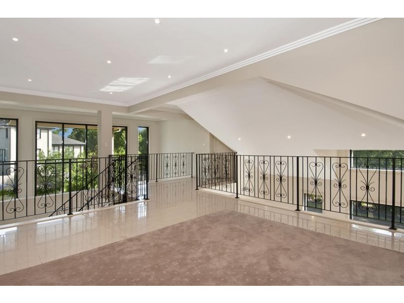 19 Pipersbrook Crescent, Bella Vista NSW 2153