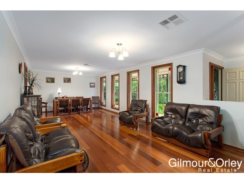 8 Minerva Crescent, Beaumont Hills NSW 2155