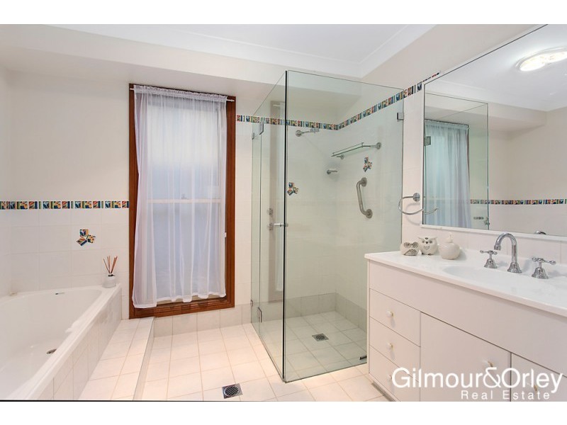 8 Minerva Crescent, Beaumont Hills NSW 2155