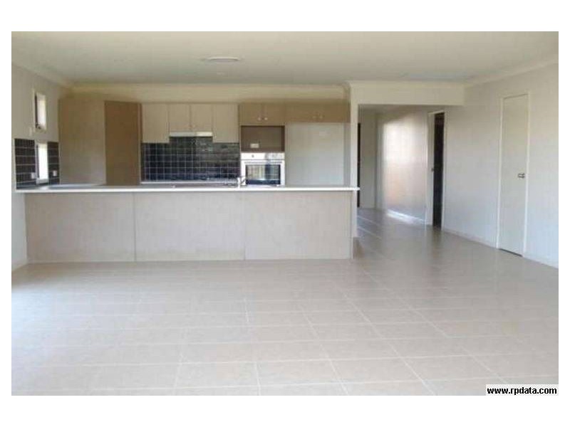 30 Lilly Crescent, Kallangur QLD 4503