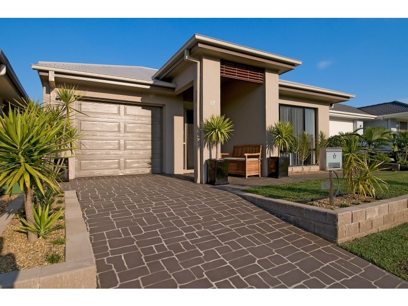 17 Planigale Crescent, North Lakes QLD 4509