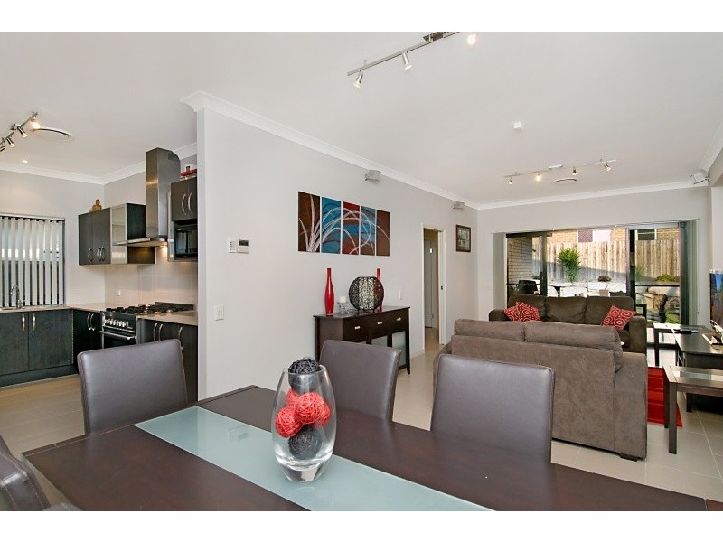 17 Planigale Crescent, North Lakes QLD 4509