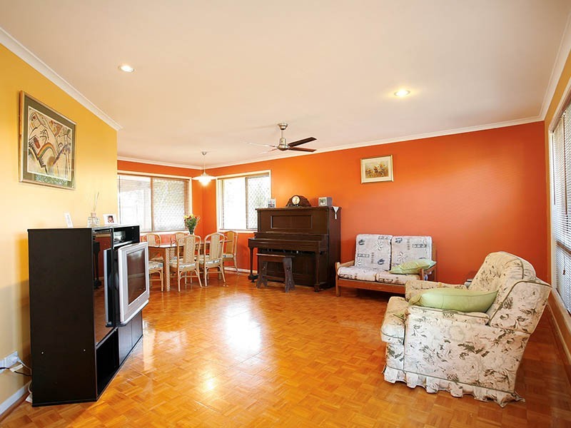 31 Winter Road, Kallangur QLD 4503