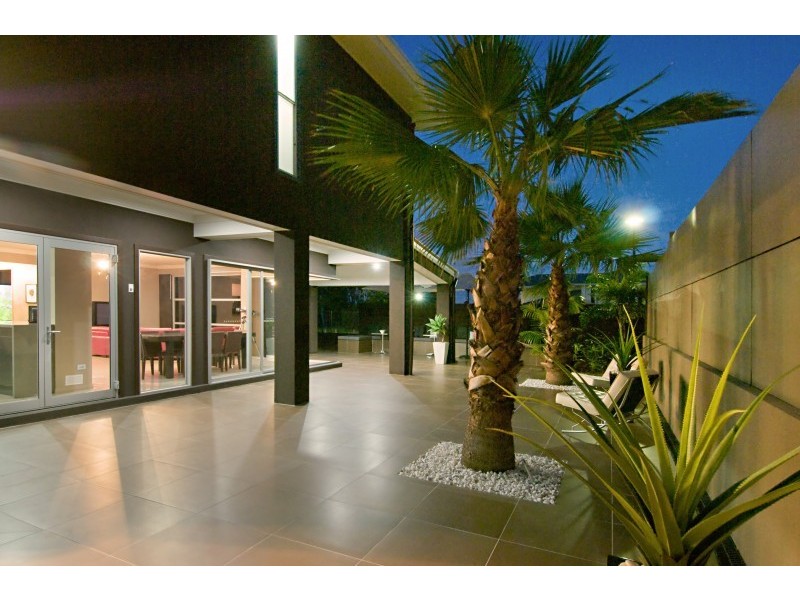 1 Parkway Crescent, Murrumba Downs QLD 4503