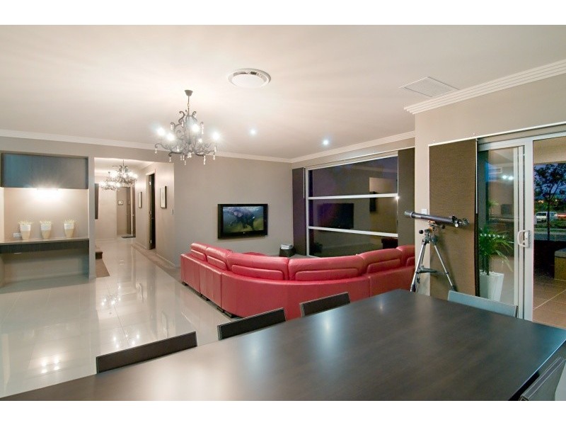 1 Parkway Crescent, Murrumba Downs QLD 4503