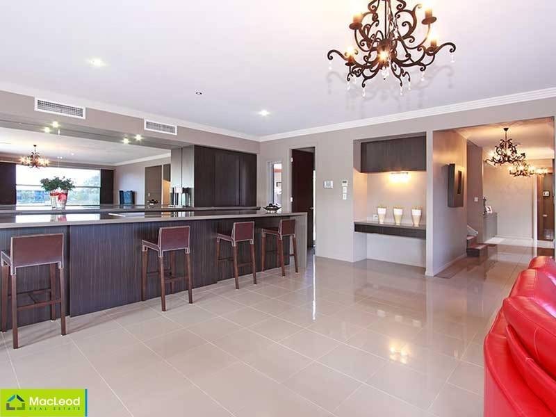 1 Parkway Crescent, Murrumba Downs QLD 4503