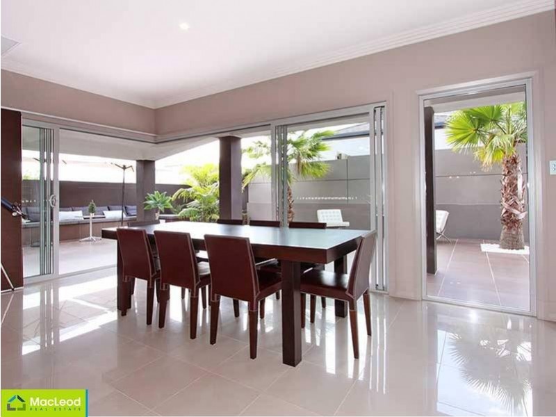 1 Parkway Crescent, Murrumba Downs QLD 4503