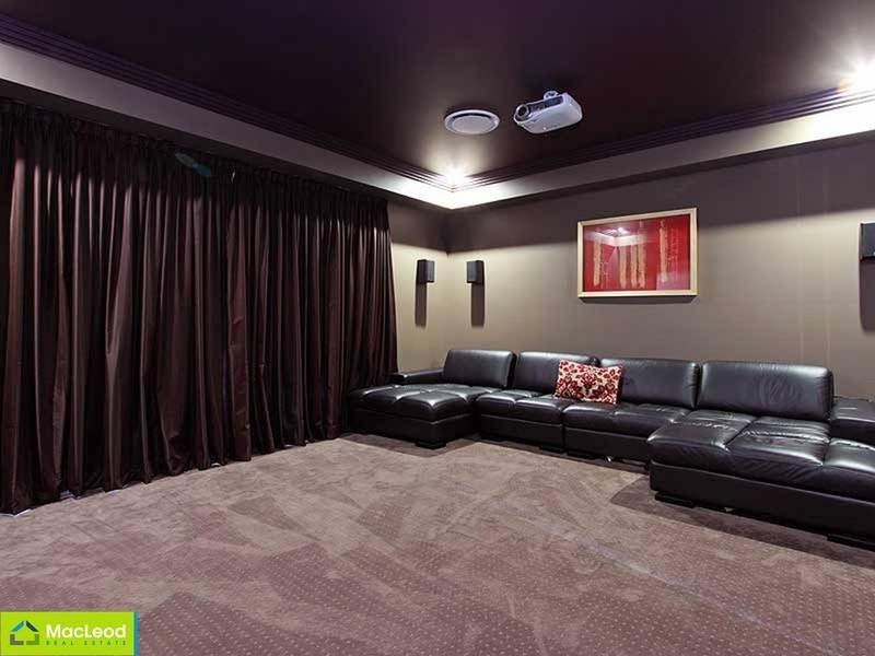 1 Parkway Crescent, Murrumba Downs QLD 4503