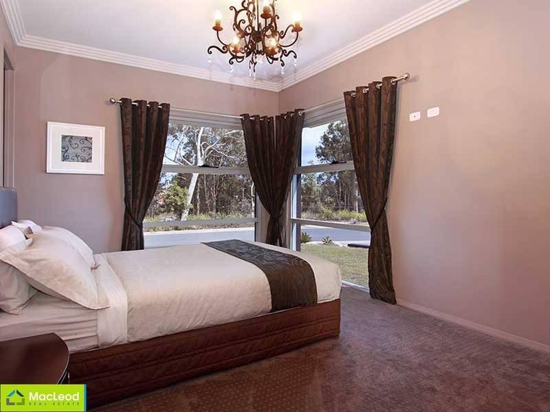 1 Parkway Crescent, Murrumba Downs QLD 4503