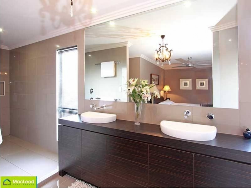 1 Parkway Crescent, Murrumba Downs QLD 4503