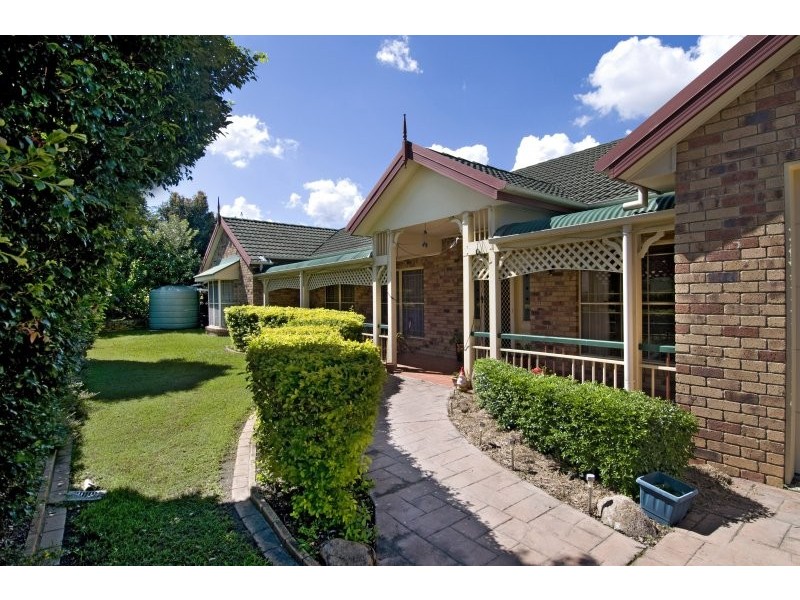 15 Castle Hill Drive, Murrumba Downs QLD 4503