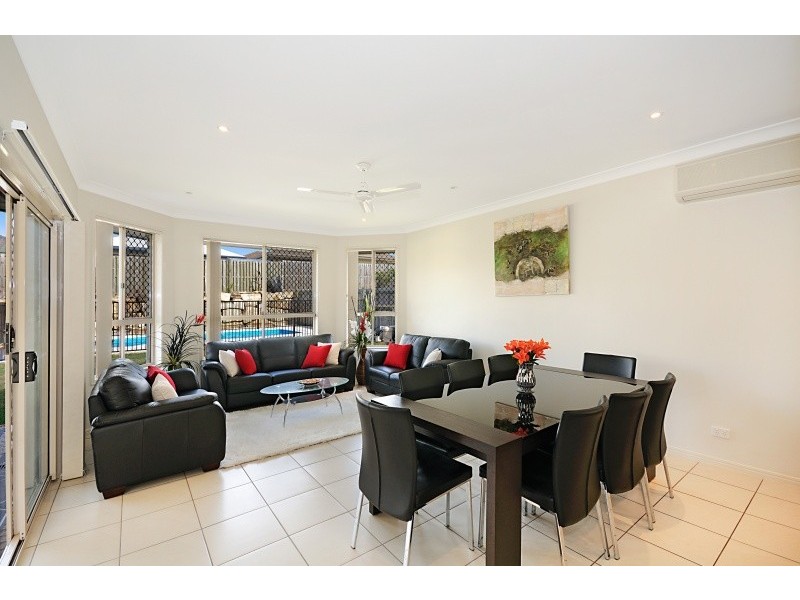 33 Echidna Parade, North Lakes QLD 4509