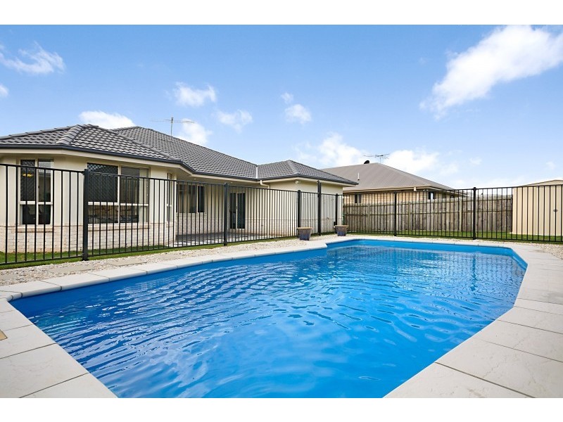 33 Echidna Parade, North Lakes QLD 4509