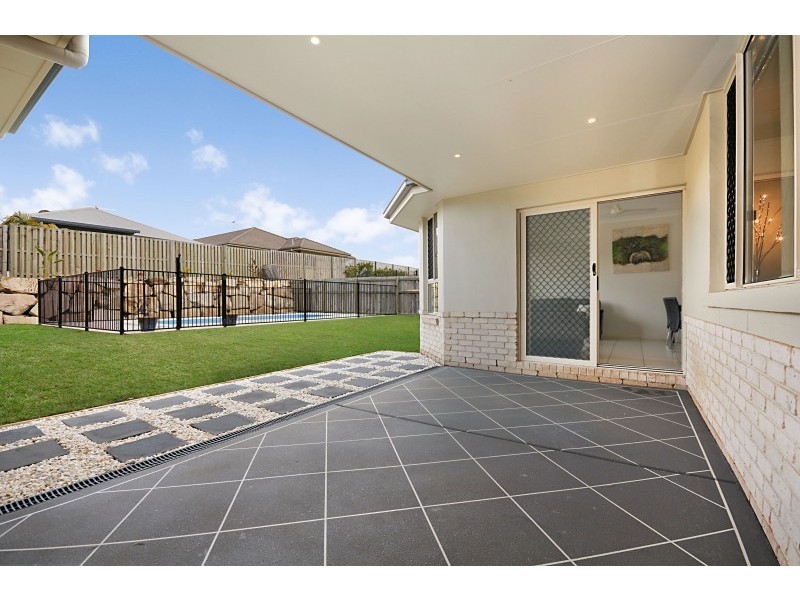 33 Echidna Parade, North Lakes QLD 4509