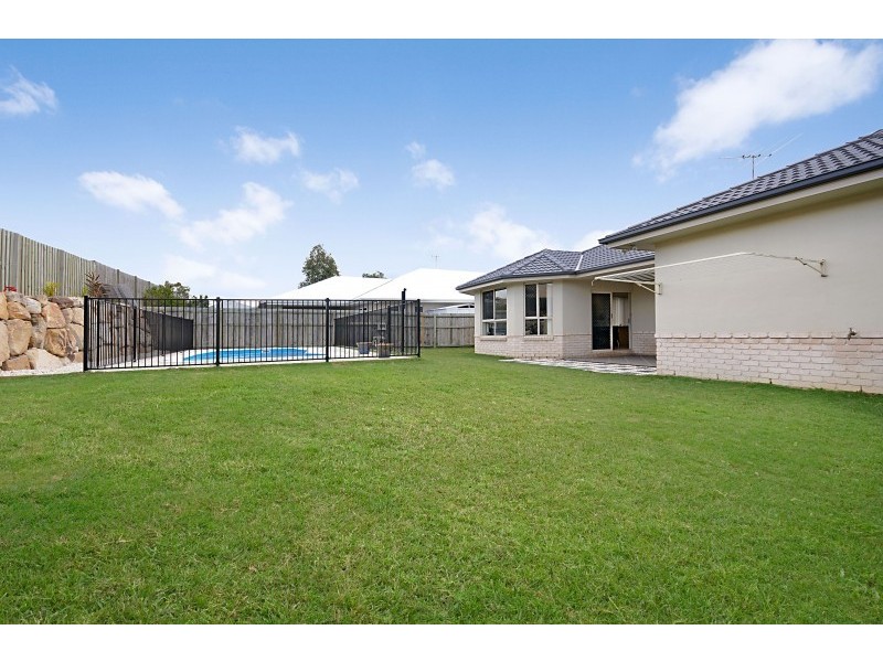 33 Echidna Parade, North Lakes QLD 4509
