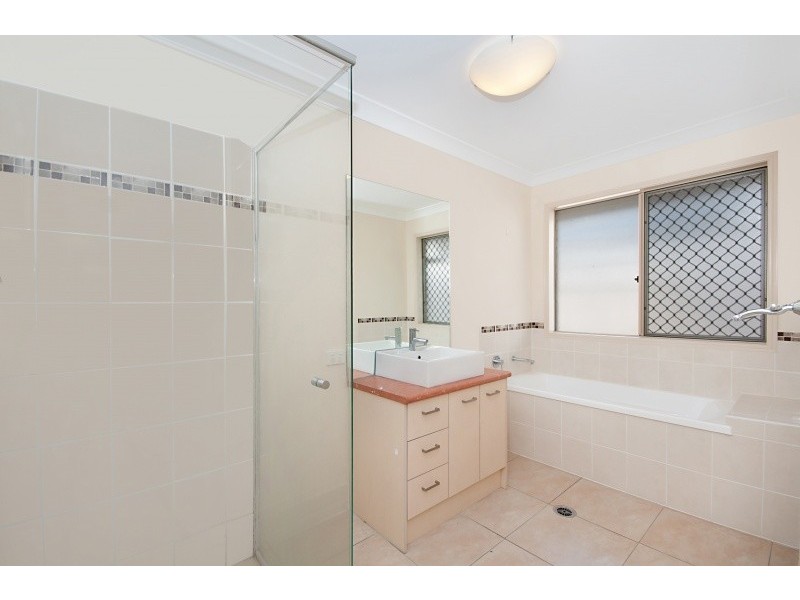 17 Hillcrest Court, Murrumba Downs QLD 4503