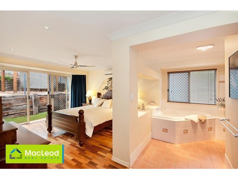 3 Foambark Ct, Eatons Hill QLD 4037