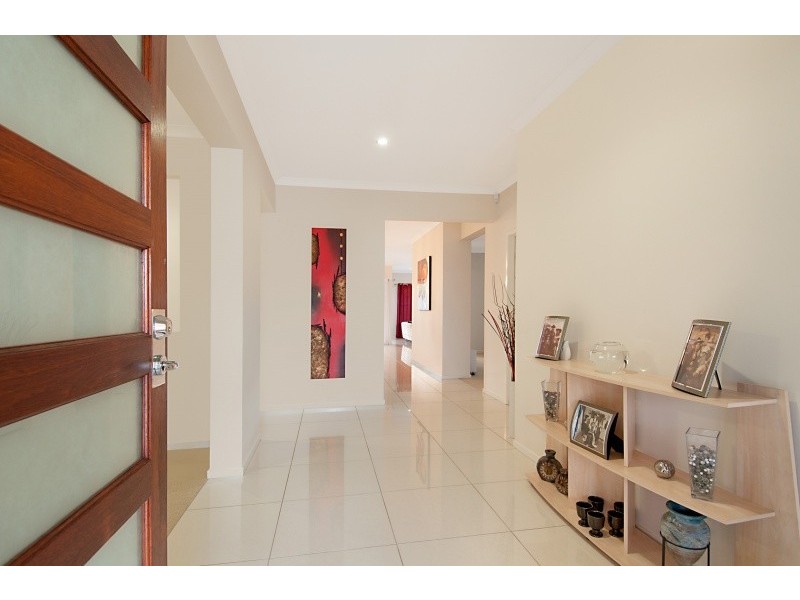 5 Lakeview Terrace, Murrumba Downs QLD 4503