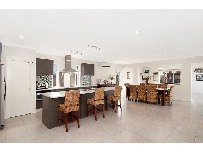 17 Lakeview Terrace, Murrumba Downs QLD 4503