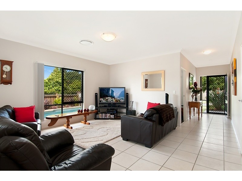 2 Thomson Close, North Lakes QLD 4509