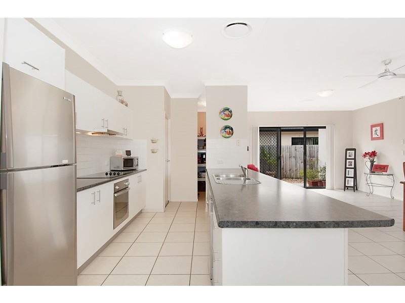 2 Thomson Close, North Lakes QLD 4509