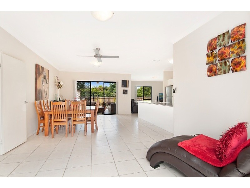2 Thomson Close, North Lakes QLD 4509