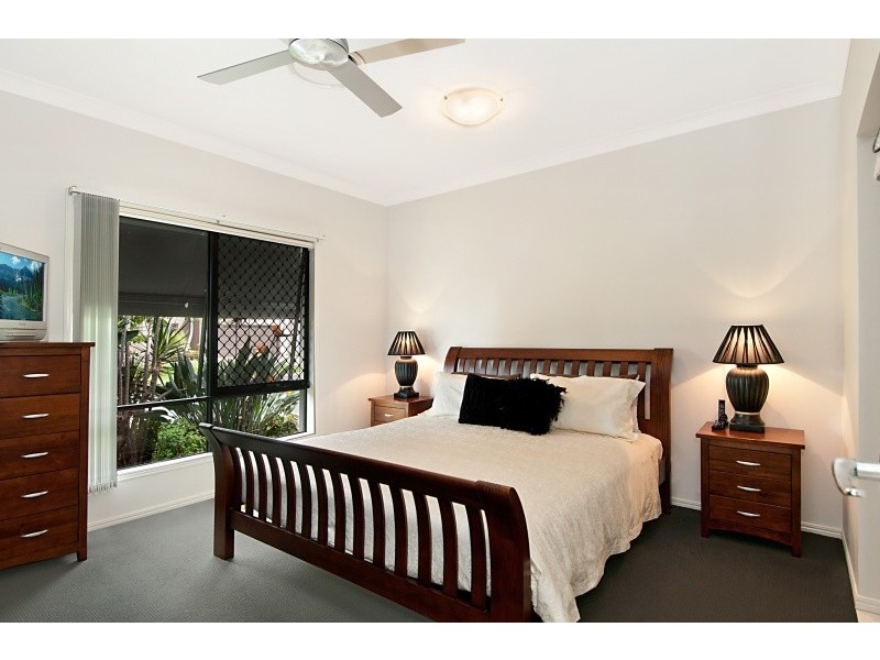 2 Thomson Close, North Lakes QLD 4509