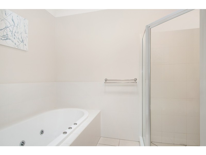 2 Thomson Close, North Lakes QLD 4509