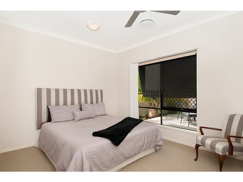 2 Thomson Close, North Lakes QLD 4509