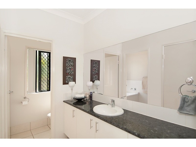 2 Thomson Close, North Lakes QLD 4509