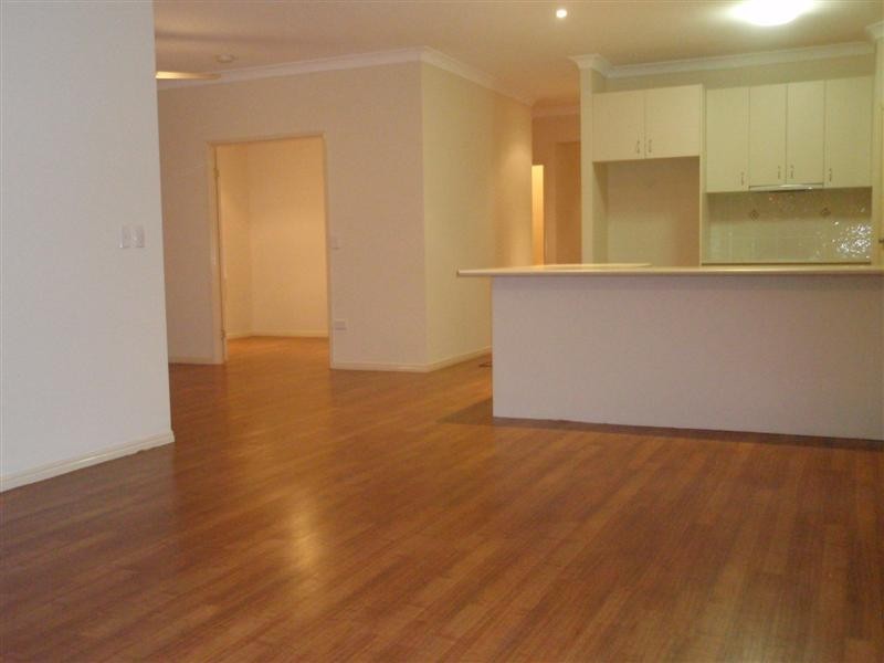 4 Allenby Close, North Lakes QLD 4509