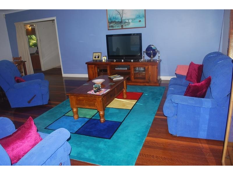 9 Macarthur Drive, Kallangur QLD 4503