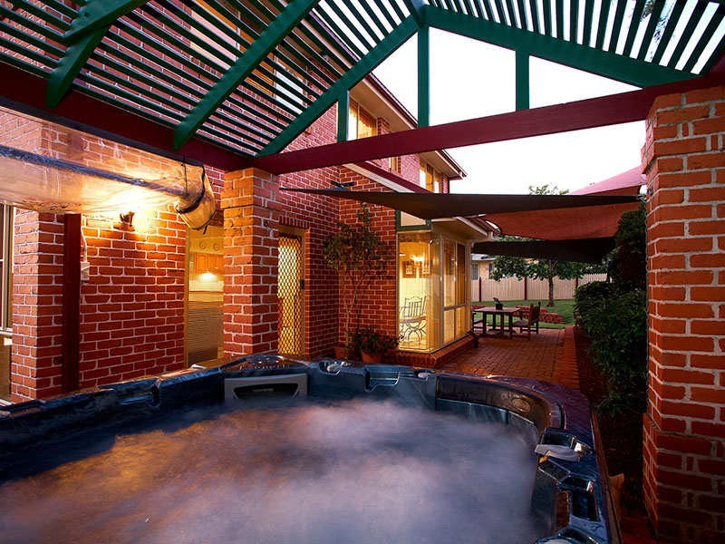 2 Kruger Court, Petrie QLD 4502