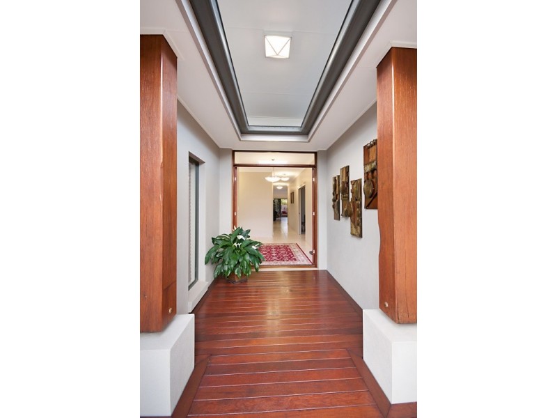 8 Twin Lakes Drive, Murrumba Downs QLD 4503