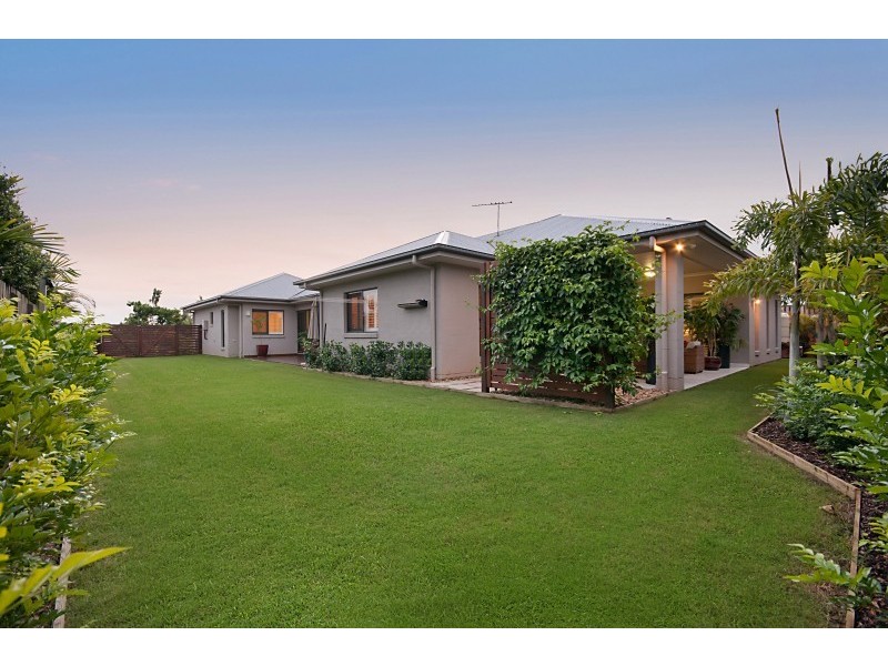 8 Twin Lakes Drive, Murrumba Downs QLD 4503