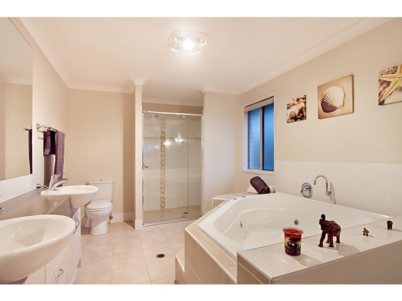 39 Whittome Esplanade, Murrumba Downs QLD 4503