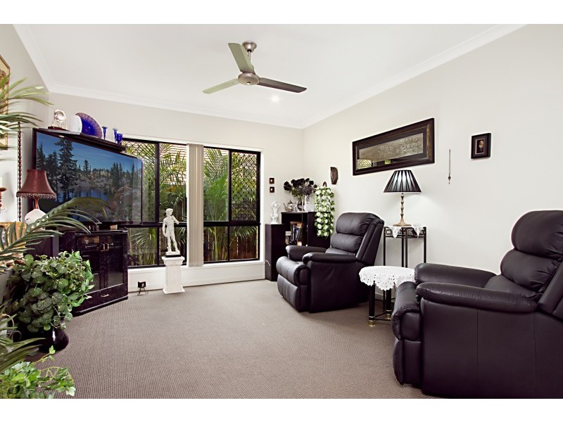 8 Illawarra Close, Griffin QLD 4503