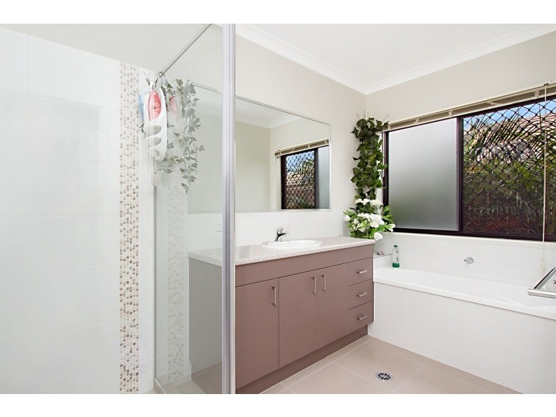 8 Illawarra Close, Griffin QLD 4503