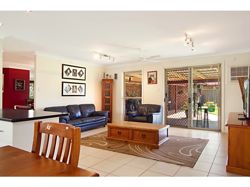 8 Kubiak Drive, Murrumba Downs QLD 4503