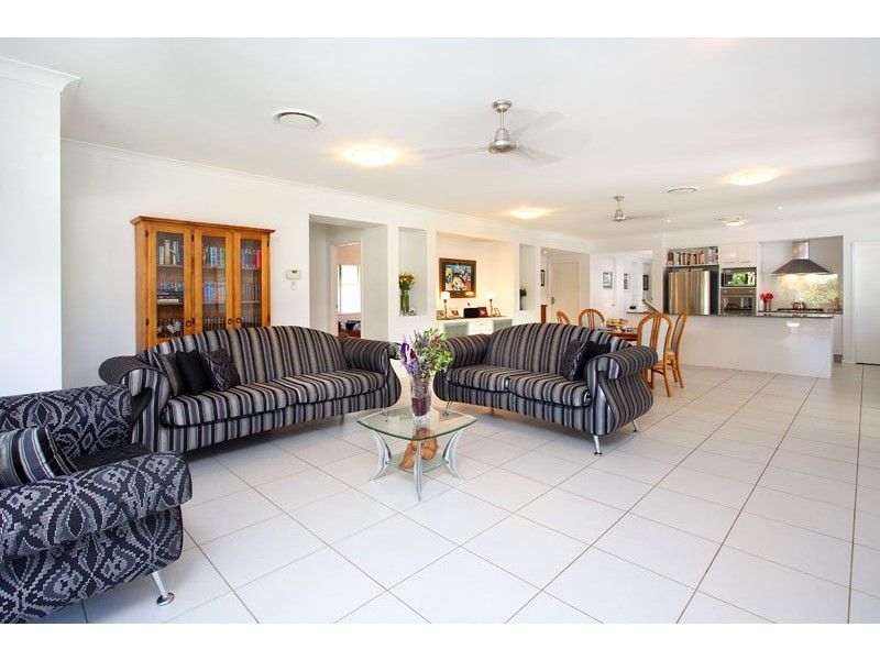 4 Cascade Court, Murrumba Downs QLD 4503