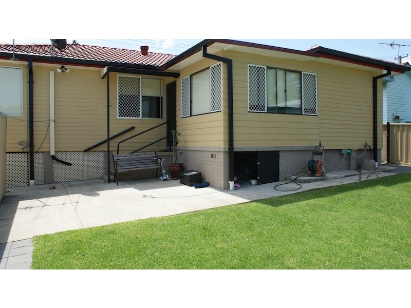 9 Kookaburra Parade, Woodberry NSW 2322