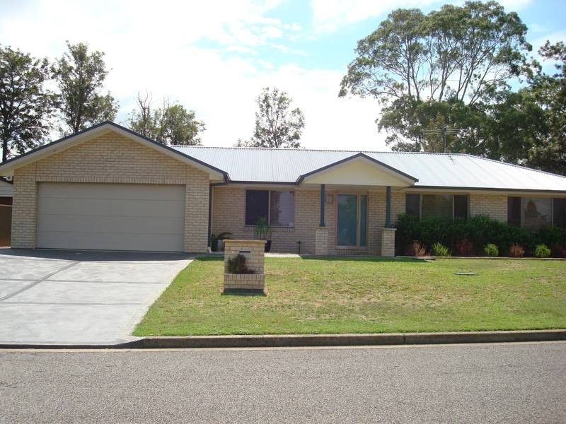 1A Michael Hill Avenue, Woodberry NSW 2322