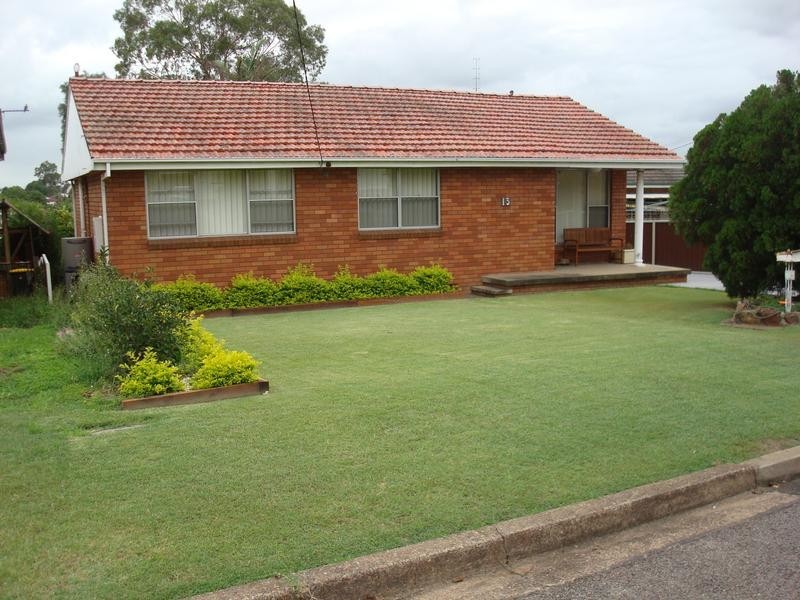 13 Crisp Avenue, Rutherford NSW 2320